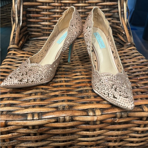 Betsey Johnson Women's Chic Rhinestone Evening Pumps - Picture 7 of 11